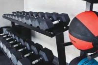 La Quinta Inn & Suites by Wyndham Anchorage Airport - gimnasio