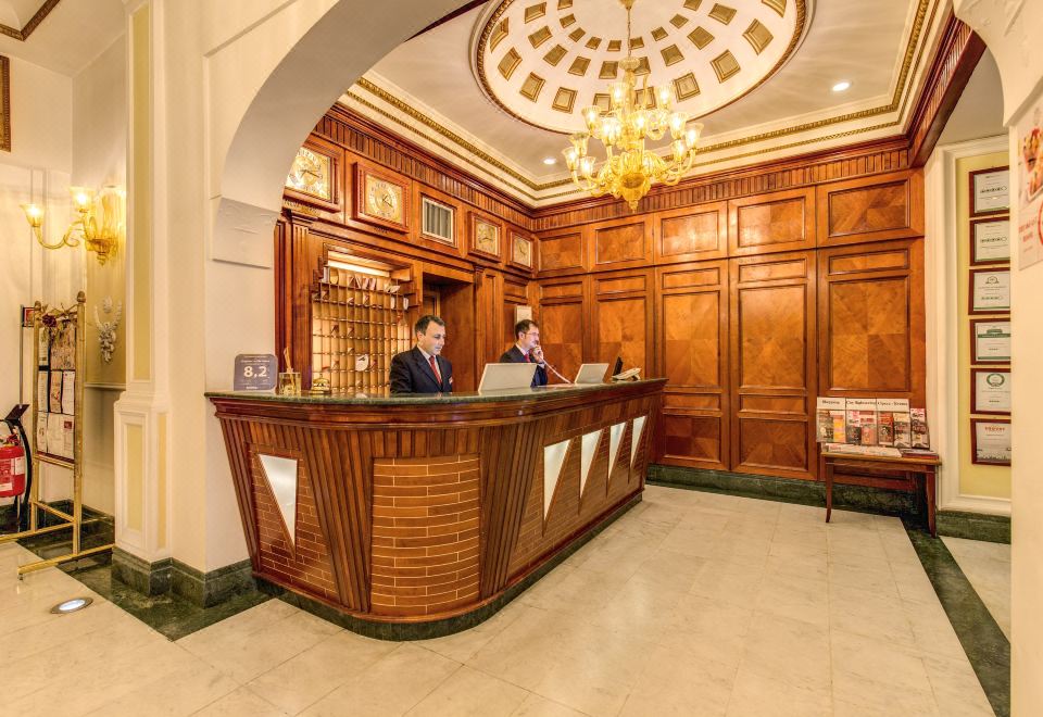 아우구스타 루실라 팰리스