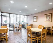 Econo Lodge Springfield I-44 - Bữa sáng