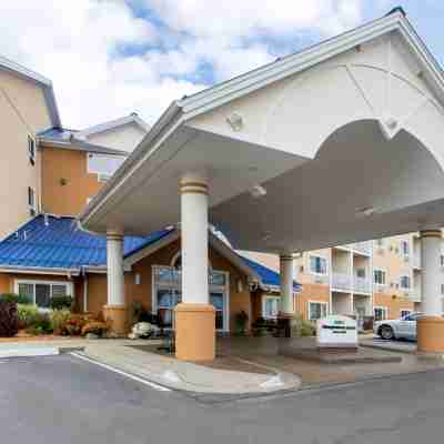 Bluegreen Vacations Odyssey Dells Resort Hotel Exterior