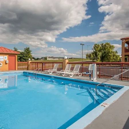 Quality Inn - White House