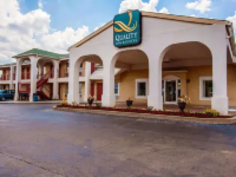 Quality Inn & Suites Hotels in Covington