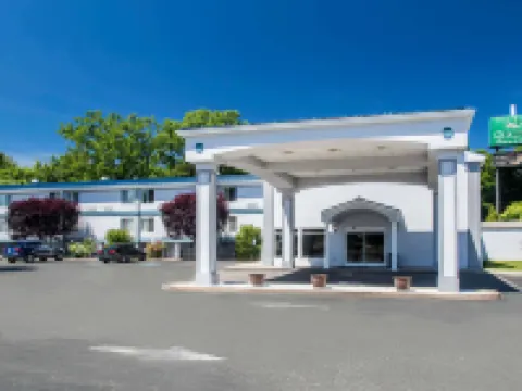 Quality Inn & Suites Danbury Near University Hotels in Danbury