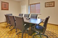 Candlewood Suites 克拉克斯