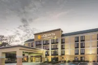OYO Townhouse Jackson - Ridgeland - Pet friendly