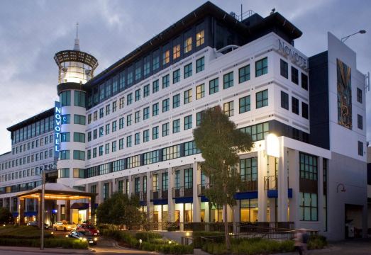 2. 노보텔 멜버른 ..