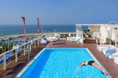 Leonardo Gordon Beach Hotels near Nordau Beach