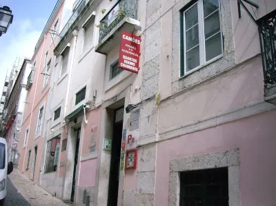 Residencial Camoes Hotels near Praça Luís de Camões