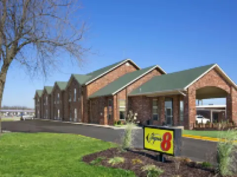 Super 8 by Wyndham Strafford/Springfield Area Hotels in Greene County