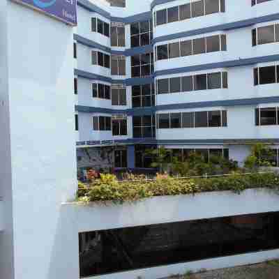 โรงแรมชลอินเตอร์ Hotel Exterior