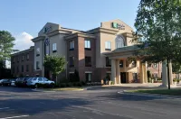Holiday Inn Express & Suites Raleigh North - Wake Forest Hotels in Raleigh