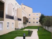 Séjours & Affaires Créteil le Magistere Hotels in Saint-Maur-des-Fosses
