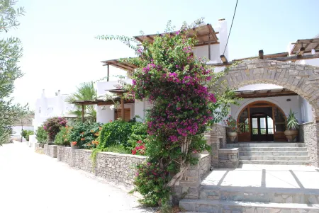 Siroco's Rooms and Studios