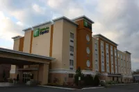 Holiday Inn Express Toledo North