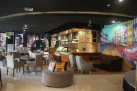Grand Tjokro Premiere Bandung - bar
