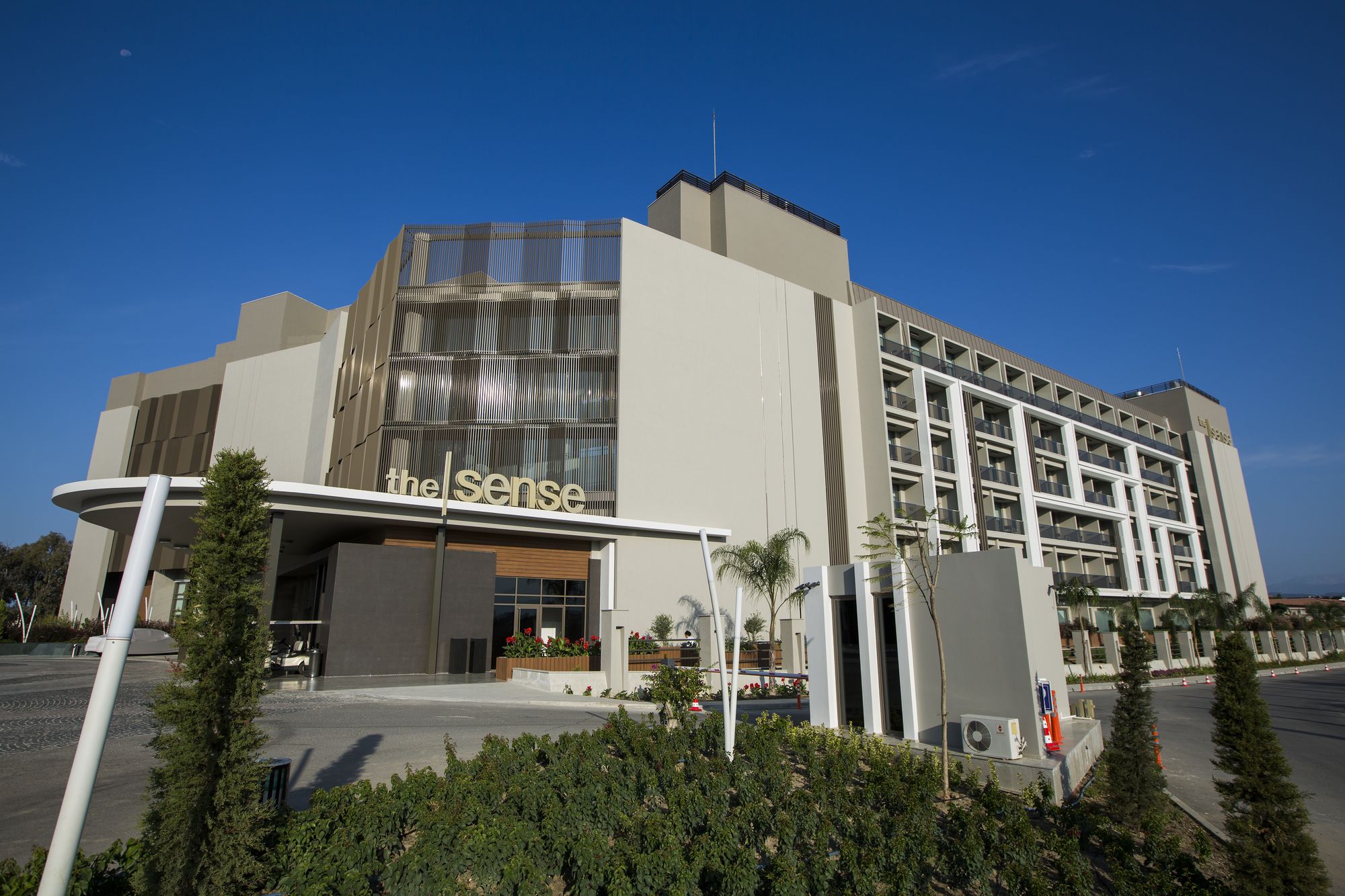 The Sense de Luxe Hotel – All Inclusive