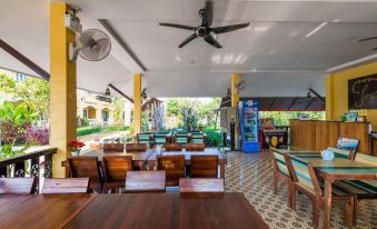 Park & Pool Resort - Housity