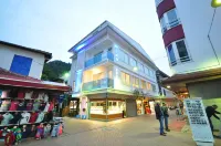 Minu Hotel Hotels near KVNC