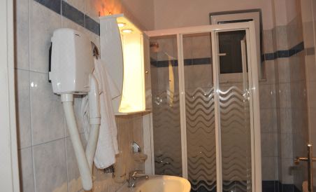 Ceragio Hotel & Apartments - Housity