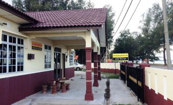 Semarak Beach Inn