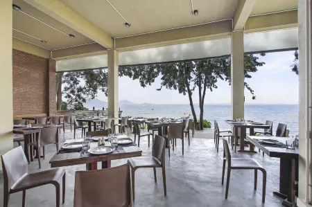 Samed Hideaway Resort Отели рядом с достопримечательностью «Ao Noi Na»