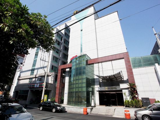 Noblesse Hotel