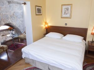Hotel Peristil