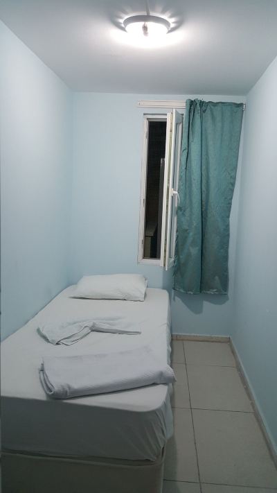 Single Room Shared BathRoom