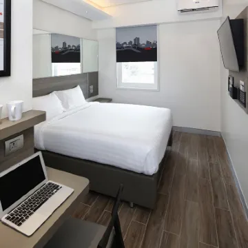 Red Planet Cubao Aurora Boulevard Hotels near Cubao
