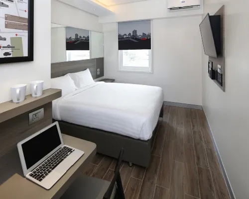 Red Planet Cubao Aurora Boulevard Hotels near Cubao