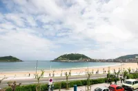 BREATHTAKING TERRACE VIEWS IN LUXURY APARTMENT by www.SanSebastianApartments.es