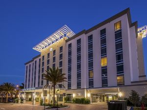 Hotel Dello Ft Lauderdale Airport, Tapestry Collection by Hilton