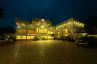 Sara Hotels and Apartments Hotels in Недумбасерй