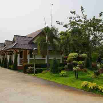 Boon Bunleng Resort Hotel Exterior