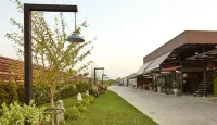 The Sun Resort Ratchaburi Hotels in Pak Tho