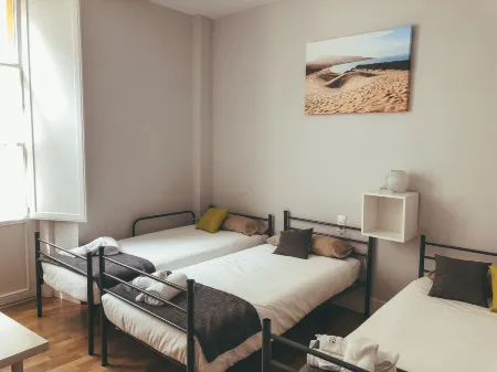 Apodaca Rooms Отели рядом с достопримечательностью «Torre Tavira»