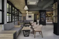 R Photo Hotel Hôtels à : Mueang Nakhon Phanom