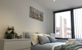 Stunning One Bedroom Apartment by Creatick