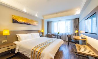 Home Inn Plus (Shenyang Youth Street Metro Station)