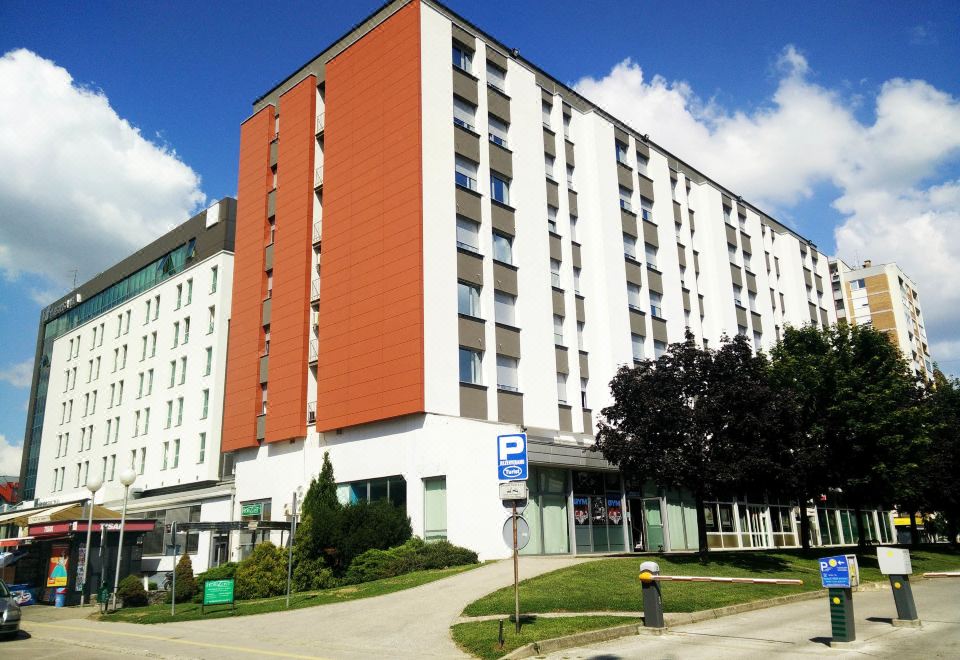 Hotel Turist, Exterior, Hotel Exterior