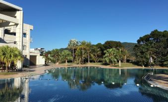 Kentington Resort