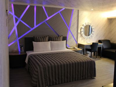 Full Moon Boutique Motel