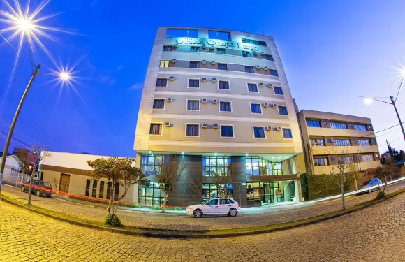 坎波湖舒適酒店