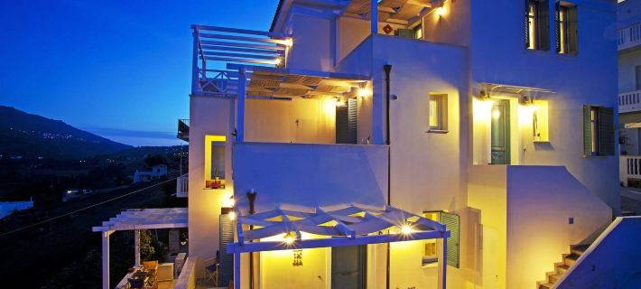 Anemomiloi Studios Hotels in Andros