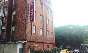 Rich Zone Hotel
