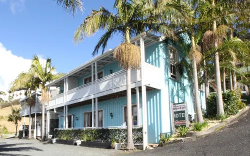 Mangonui Waterfront Apartments Hotels in Taipa