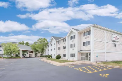 Cobblestone Suites - Oshkosh Hotels near Forest Mall Apartments