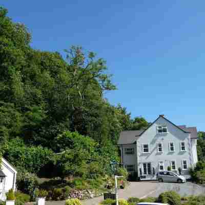 Cottage in the Wood Hotel Exterior