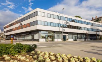 Hotel Corner - Housity