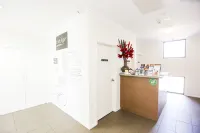 Indulge Apartments - Ontario